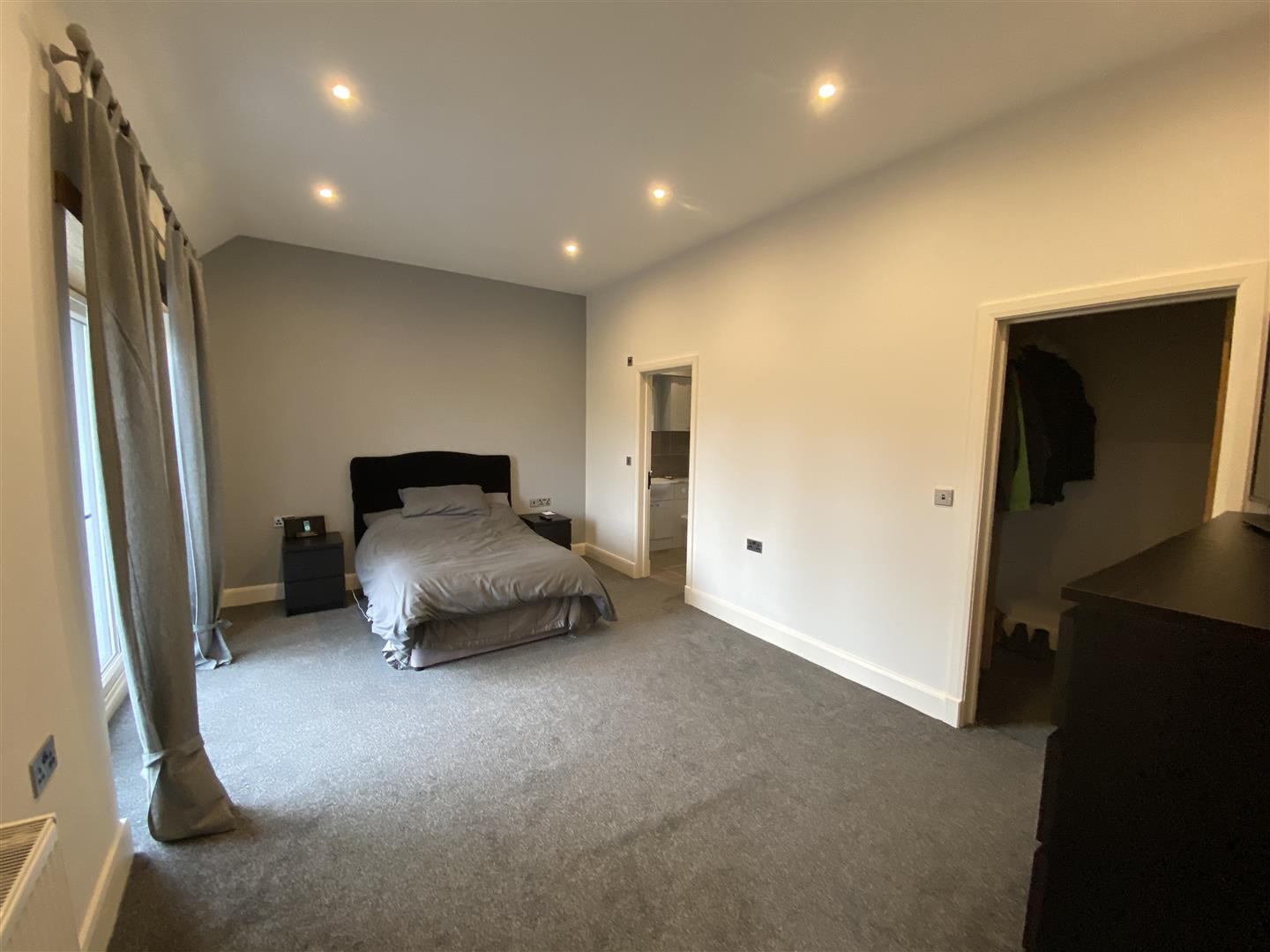 ANOTHER ROOM ASPECT